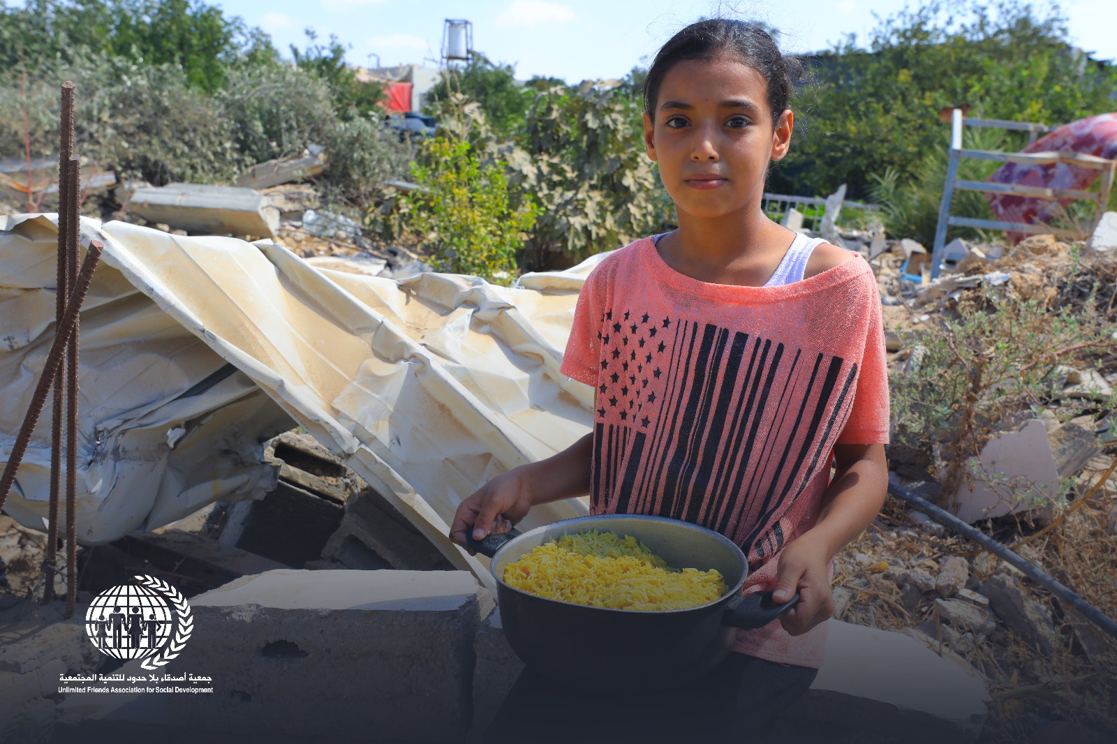 جمعية-أصدقاء-بلا-حدود-تقدم-وجبات-طعام-ساخنة-للأسر-النازحة